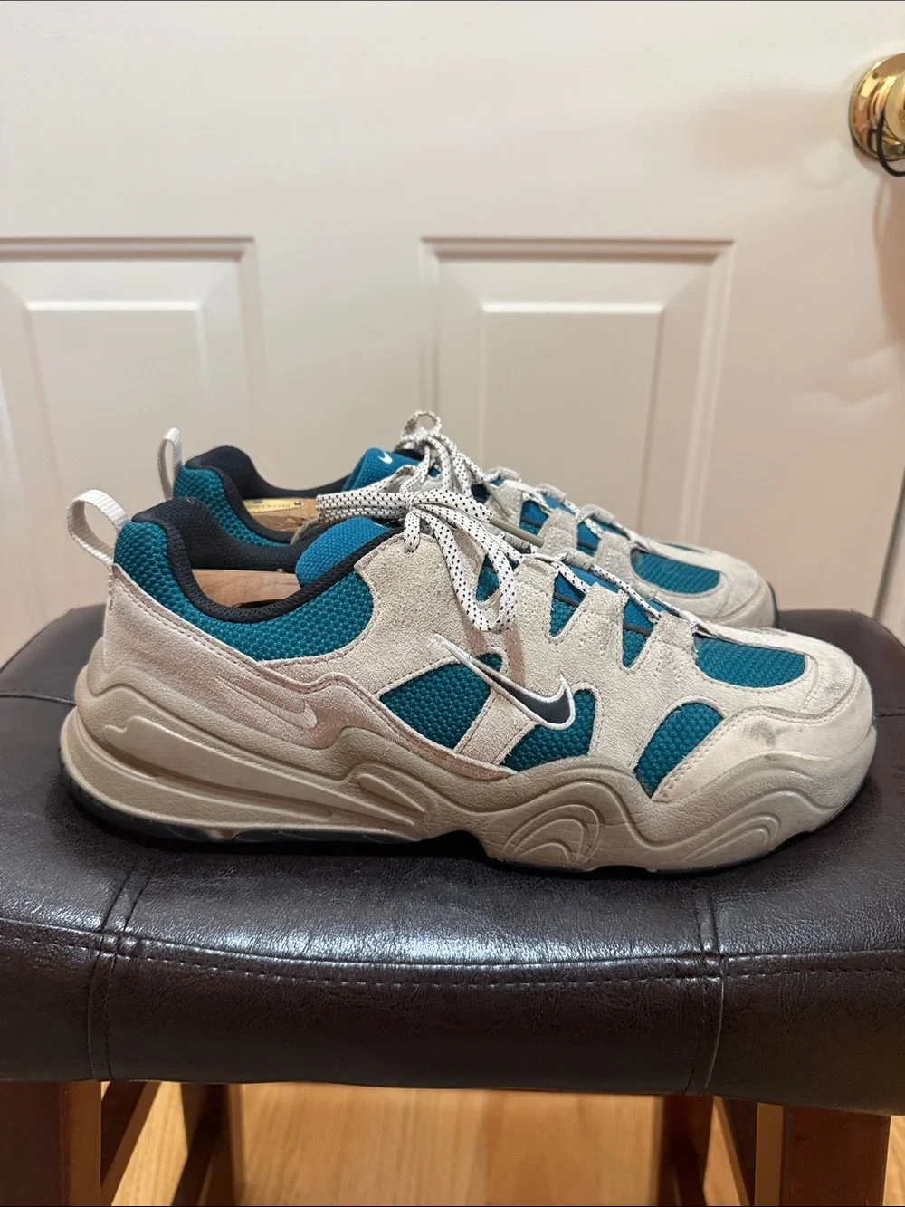 Nike Mens Teal and Cream Chunky Lace-Up Sneakers